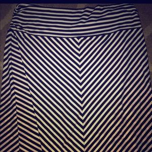 Black and white stripped skirt.